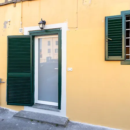 Apartment Yellow Near The Sea Livorno